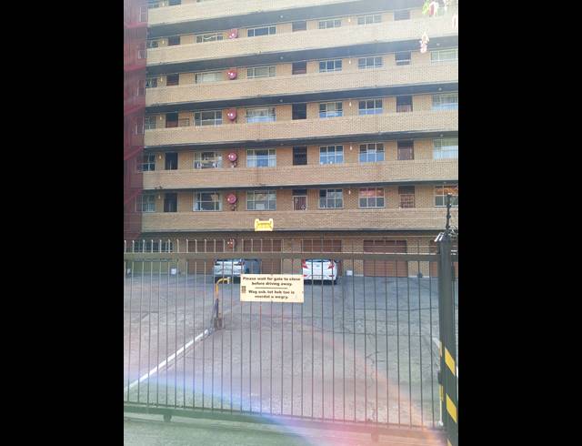 5 BEDROOM FLAT FOR SALE IN SUNNYSIDE